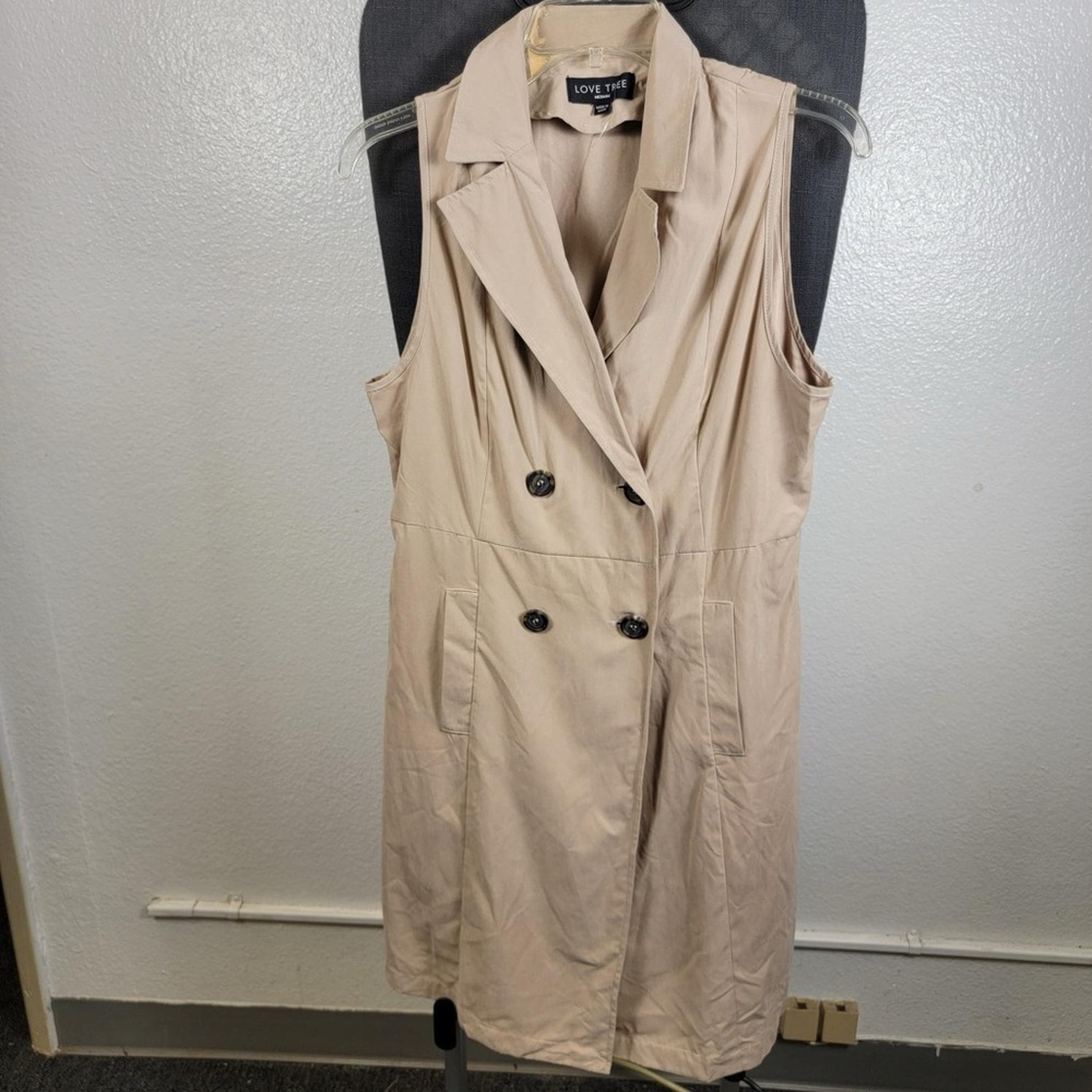 Love Tree Beige‎ Sleeveless Vest